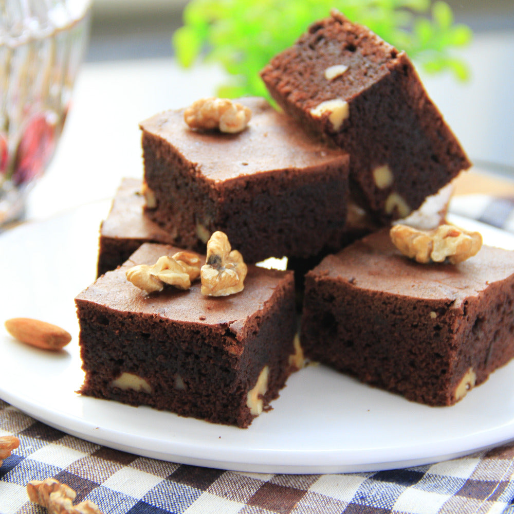 Frozen-Walnut-Chocolate-Brownies-–-4-Pieces,-135g---Fudgy-Dessert-Squares-Ready-to-Heat-&-Serve-1