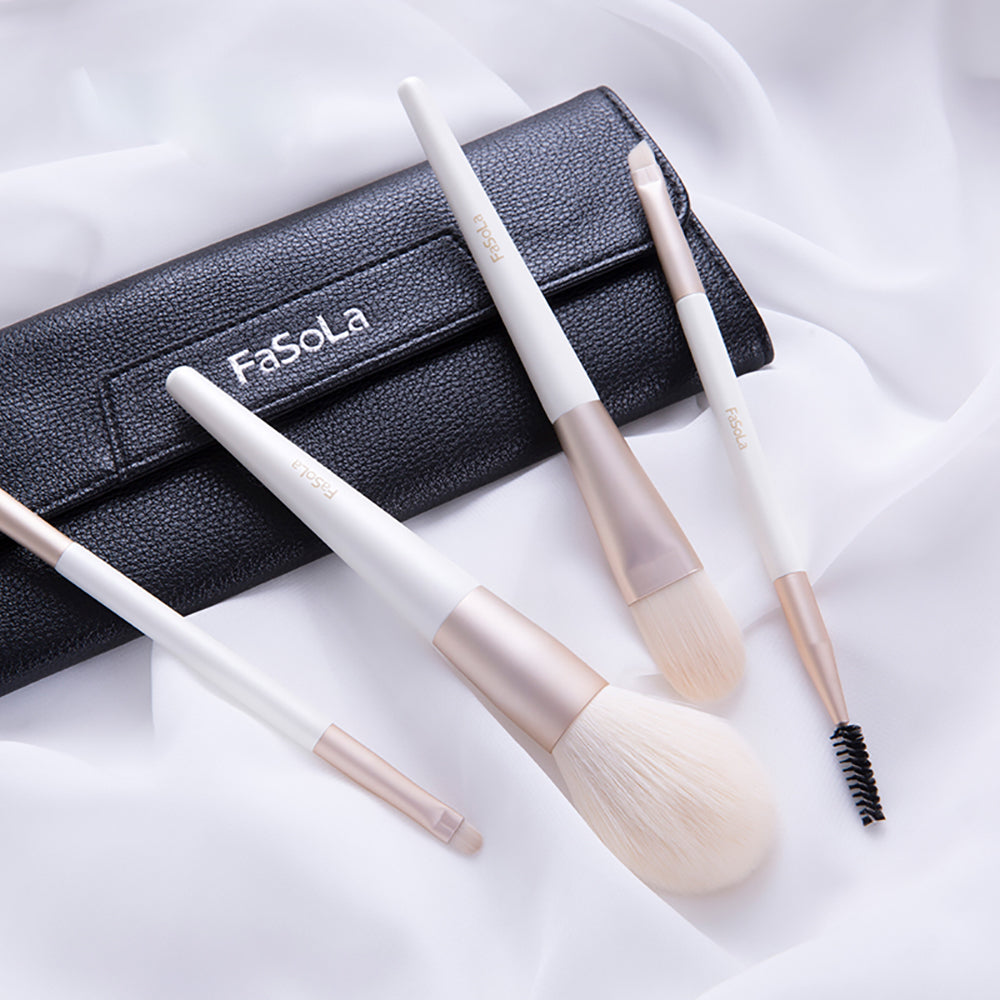 FaSoLa-Makeup-Brush-Set-with-Pouch---4-Pieces,-White-1