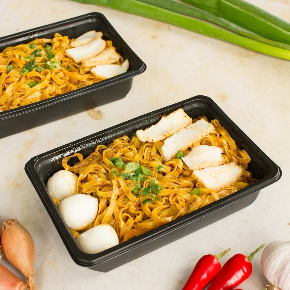 Hawker-Haven-Singapore-Fishball-Noodles-–-Frozen-Ready-Meal-350g---Street-Food-Style-Egg-Noodles-with-Fish-Balls-&-Fish-Cake-1