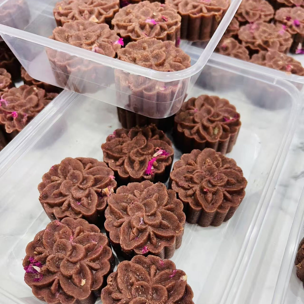 Aimeikang-Frozen-Rose-Red-Bean-Cakes-–-8-Pieces,-200g-1