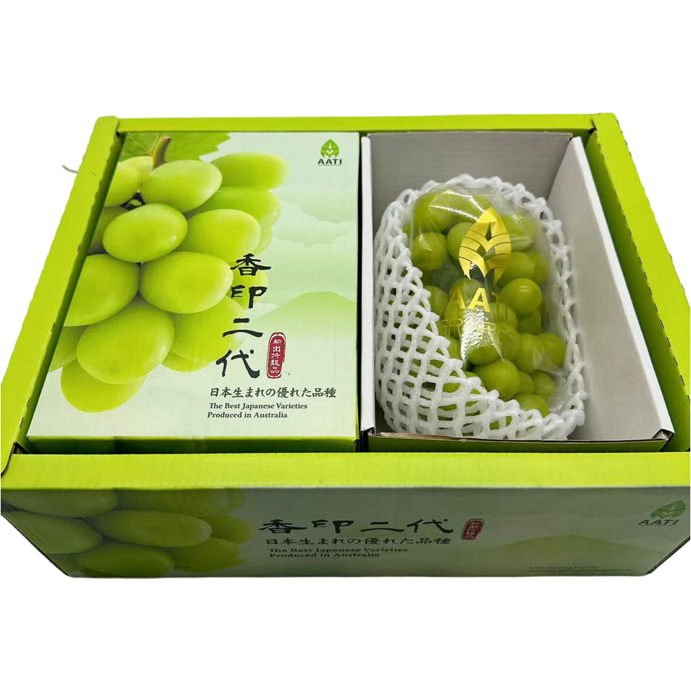 Japanese-Kyoho-Premium-Green-Grapes-Gift-Box-(2-Bunches)---Grown-in-Australia-1