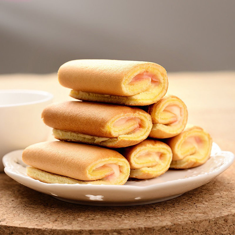 Panpan-Swiss-Roll-with-Banana-Flavor-240g-1