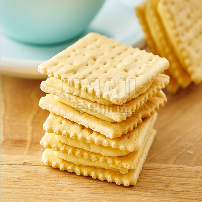 Master-Kang-3+2-Creamy-Milk-Flavored-Sandwich-Biscuits,-Share-Pack,-375g-1