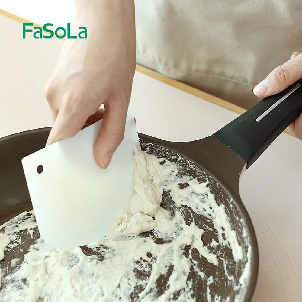 FaSoLa-Simple-Dough-Cutter---Off-White,-12*9.5cm-1