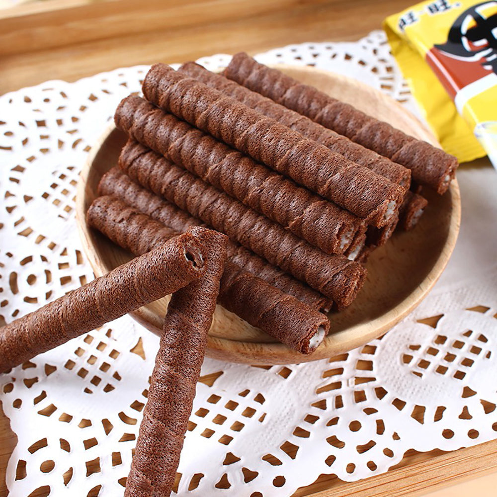 Want-Want-Black-and-White-Chocolate-Flavor-Wafer-Rolls---56g-1