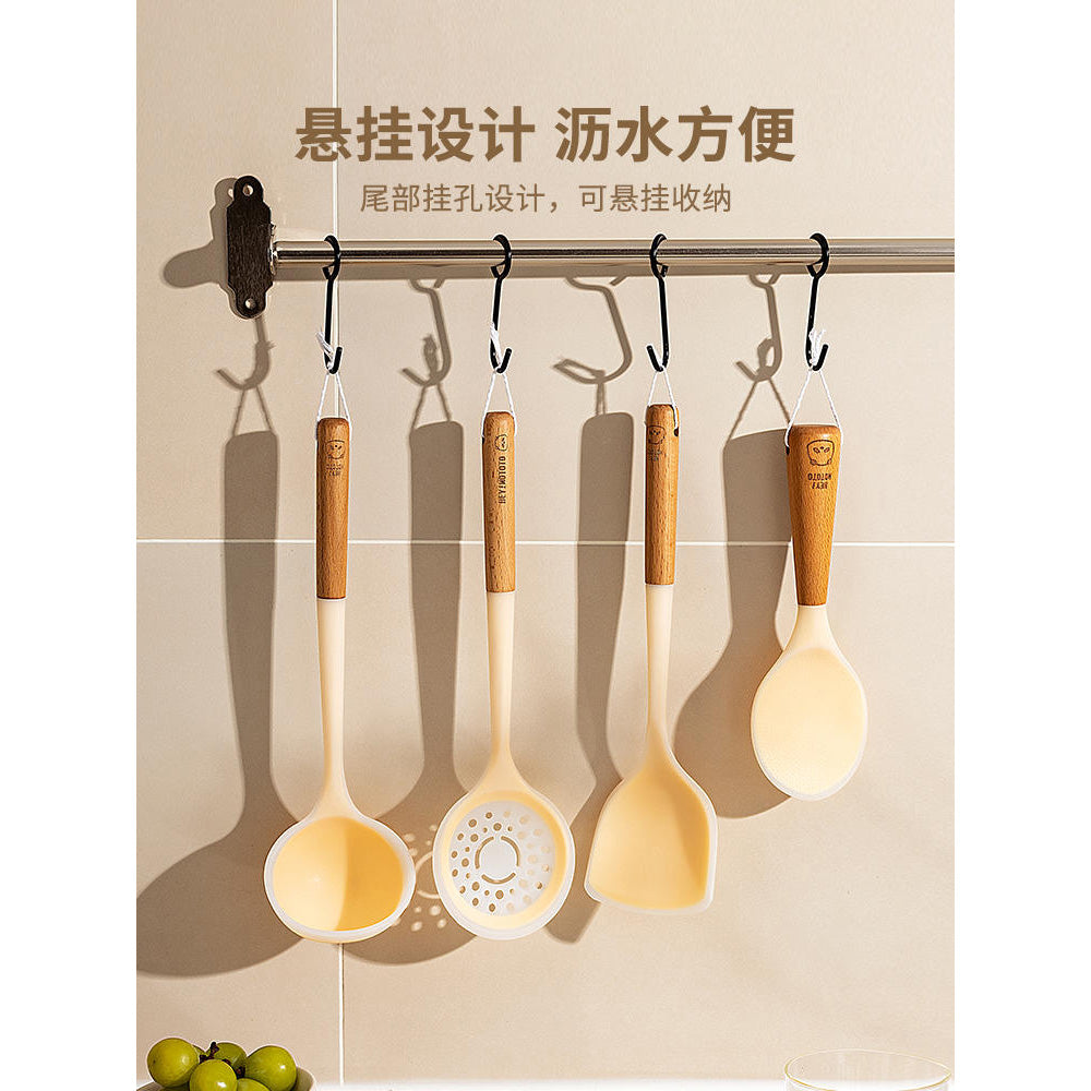 Modern-Housewife-Silicone-Rice-Spoon---Panda-Design,-Translucent-Yellow-1