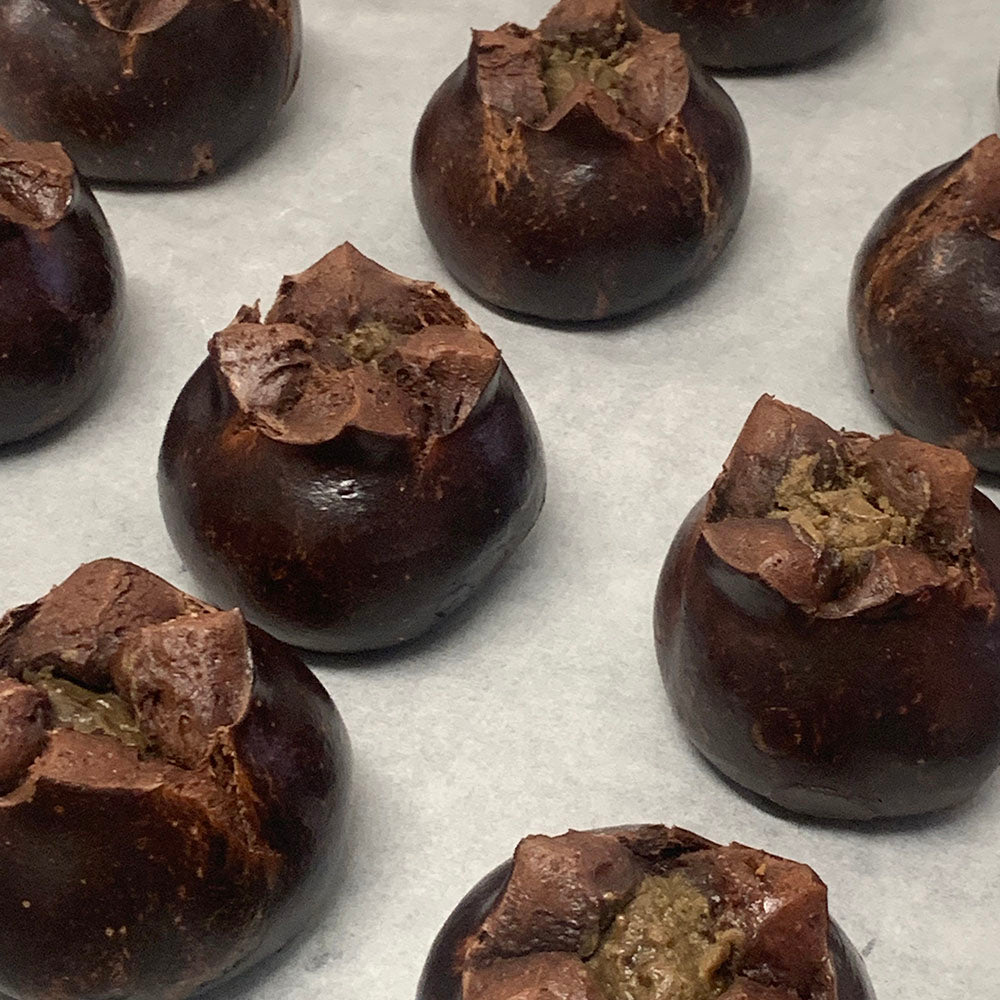 G-LAB-Roasted-Tea-Black-Chocolate-Lye-Buns---150g-1