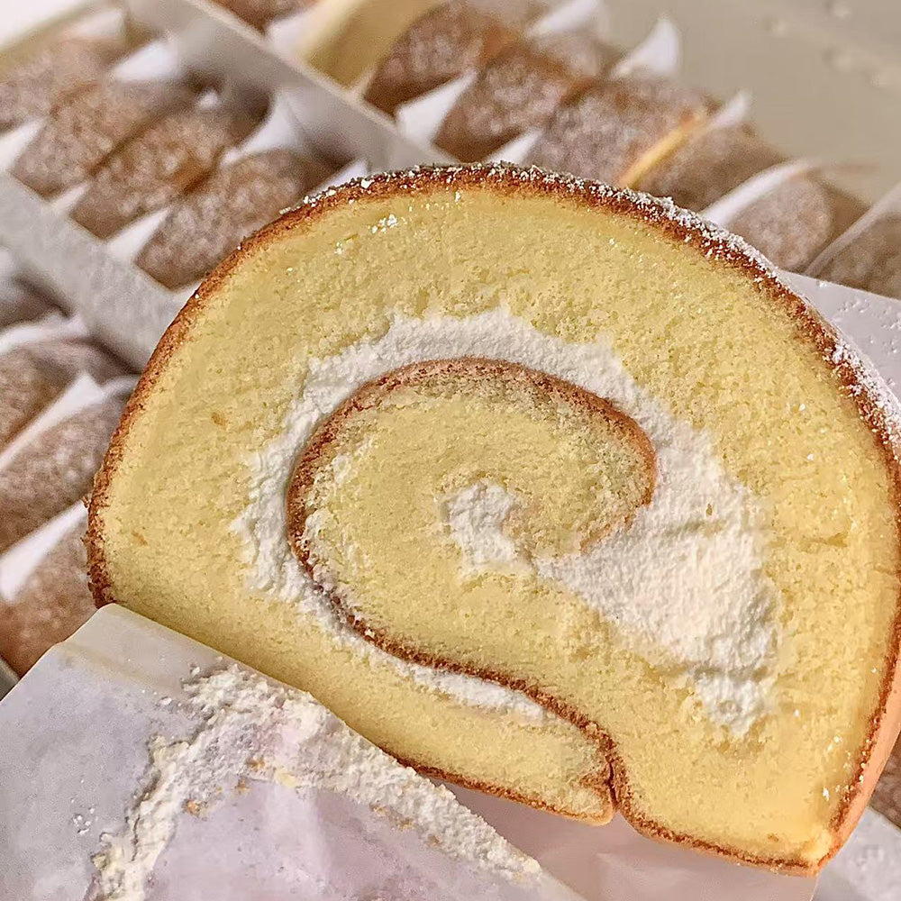 Taiwan-Fruit-Festival-Air-Shipped-Golden-Pineapple-&-Irwin-Mango-Gift-Set-with-2-Sam’s-Swiss-Rolls-($10-Value)-4