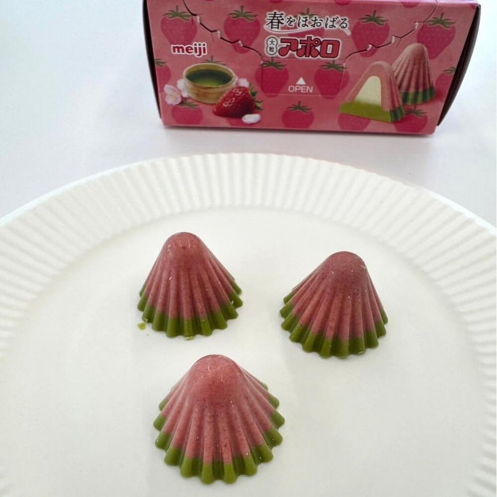 Meiji-Sakura-Strawberry-&-Matcha-Chocolate---42g-2