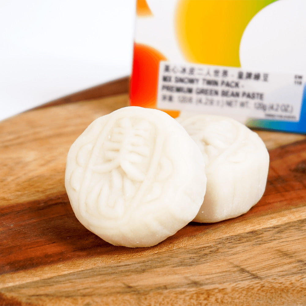 Mei-Xin-Frozen-Snowy-Mooncake---Premium-Green-Bean-Paste,-2-Pieces,-120g-1