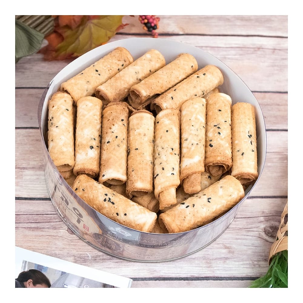 Surasang-Korean-Traditional-Roll-Cookies---Black-Sesame-Flavor,-365g-1