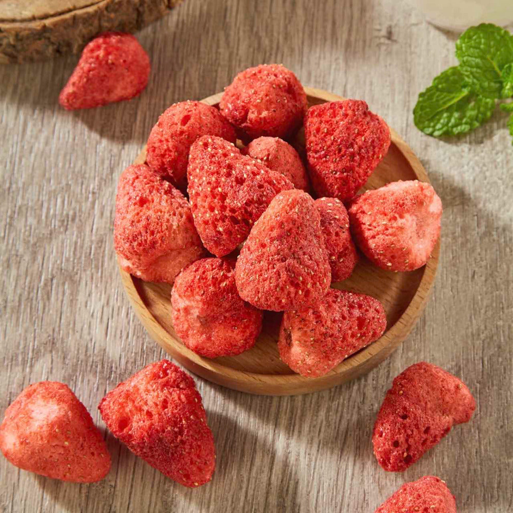 ALDI-Delight-Strawberry-Crisps-30g-–-Limited-Import-3