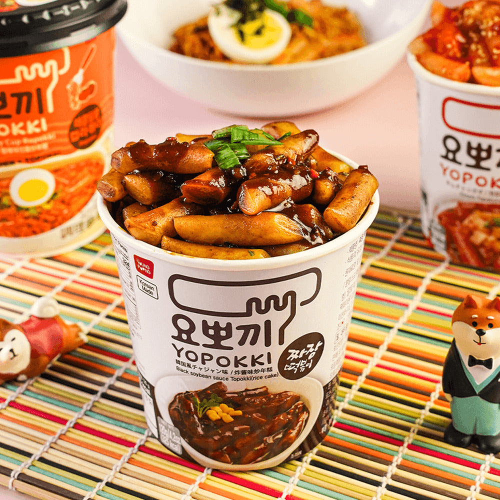 Yopokki-Black-Bean-Sauce-Tteokbokki-Cup-(Jjajang)-120g---Korean-Instant-Rice-Cake-3