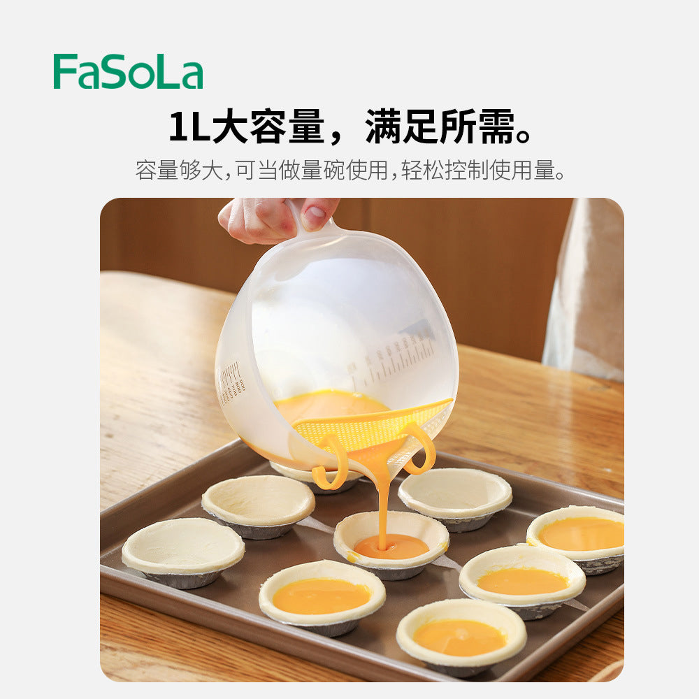 FaSoLa-Measuring-Cup-with-Strainer-1