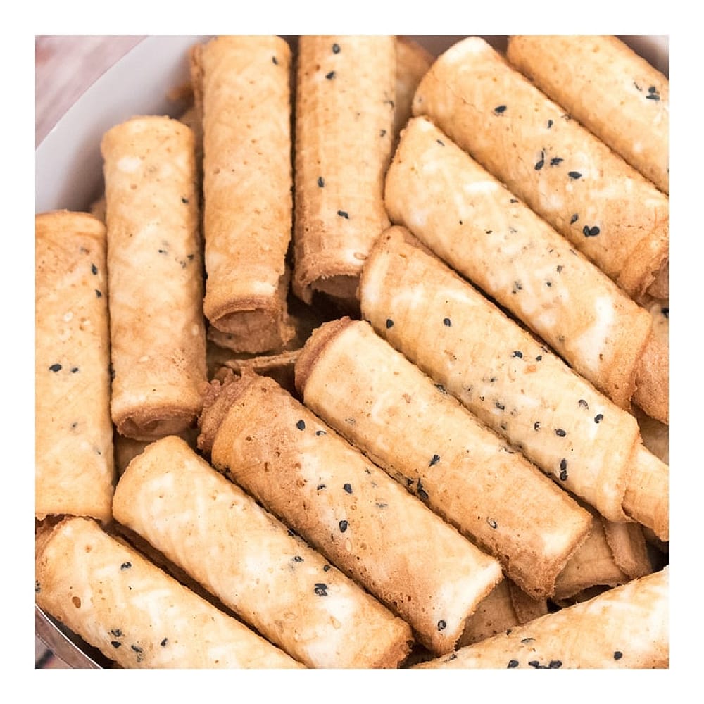 Surasang-Korean-Traditional-Roll-Cookies---Black-Sesame-Flavor,-365g-1