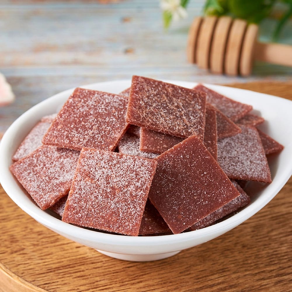 LaiYiFen-Sour-Plum-Slices-90g-1