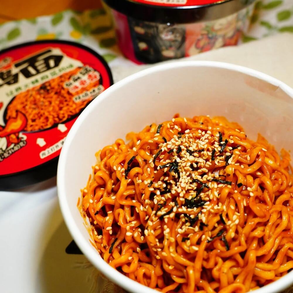 Wan-He-Hot-Chicken-Noodles-–-Classic-Spicy-Sesame-Sauce-140g---Stir-Fry-Dry-Noodles-4