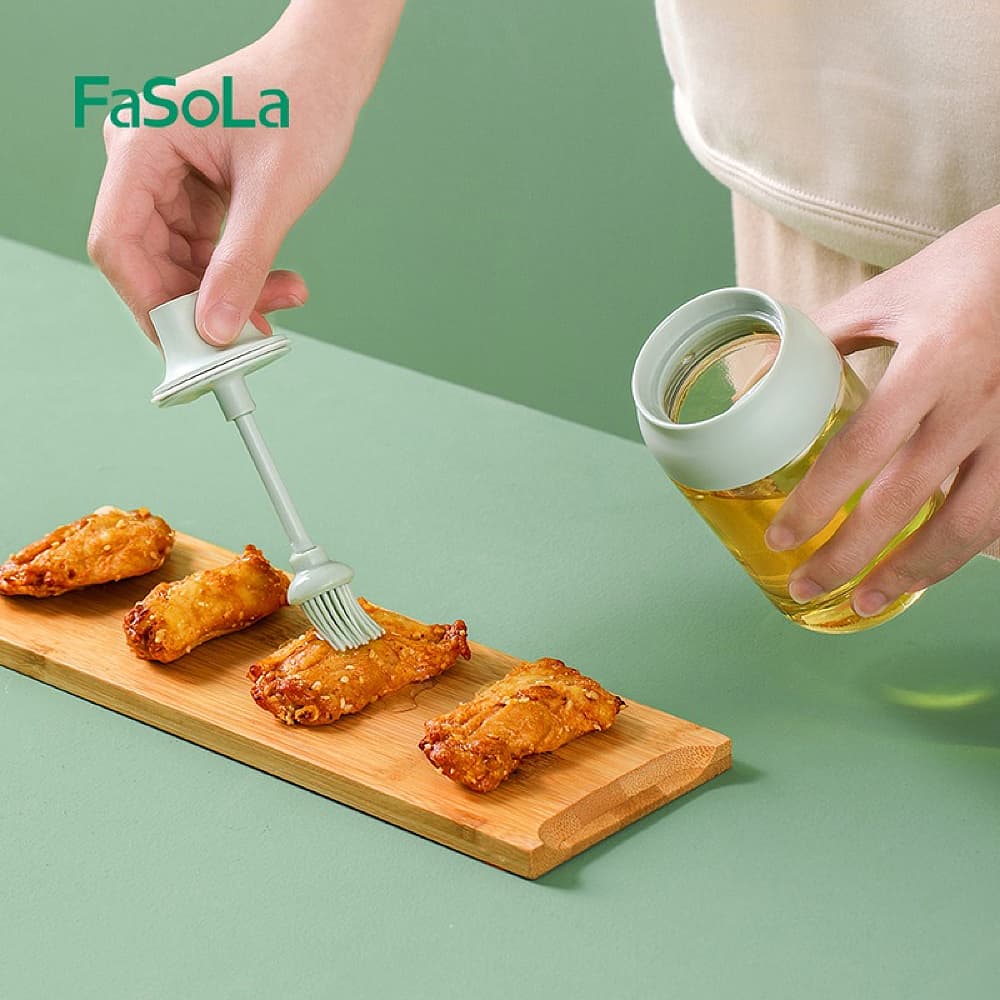 FaSoLa-Integrated-Spoon-Lid-Glass-Seasoning-Bottle---Green,-6.6*14cm-1