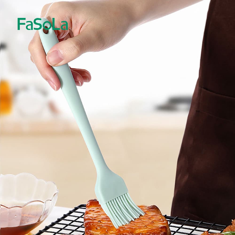 FaSoLa-Silicone-Brush-and-Spatula-Set---Olive-Green-1