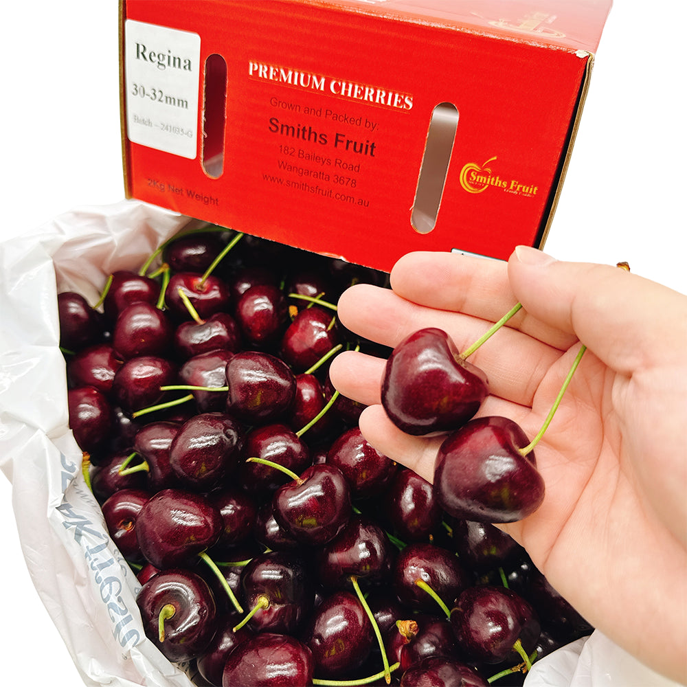 Smiths-Fruit-Regina-Cherries-Gift-Box-30-32mm---2kg-1