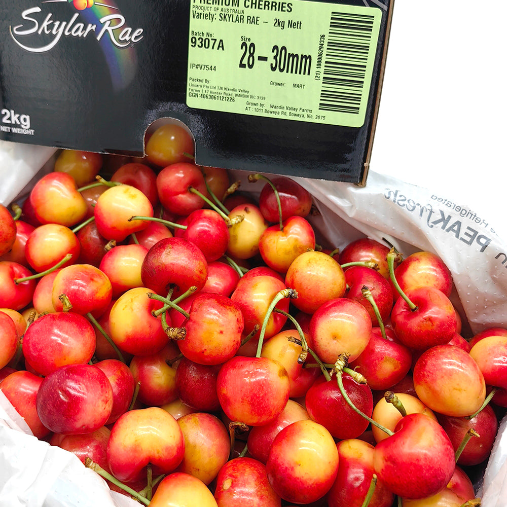 Skylar-Rae-White-Cherries-Gift-Box---28-30mm,-2kg-1