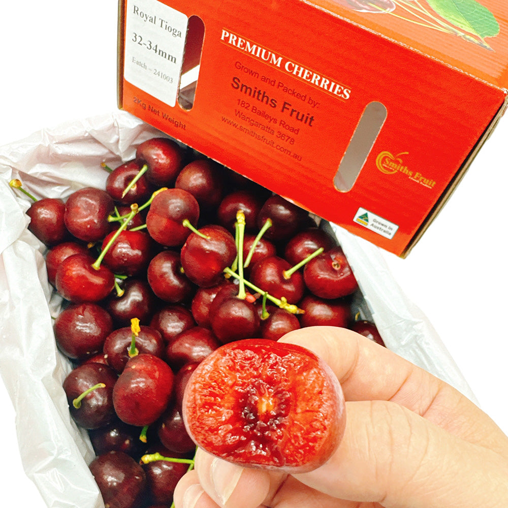 Smiths-Fruit-Royal-Tioga-Cherries-Gift-Box---32-34mm,-2kg-1