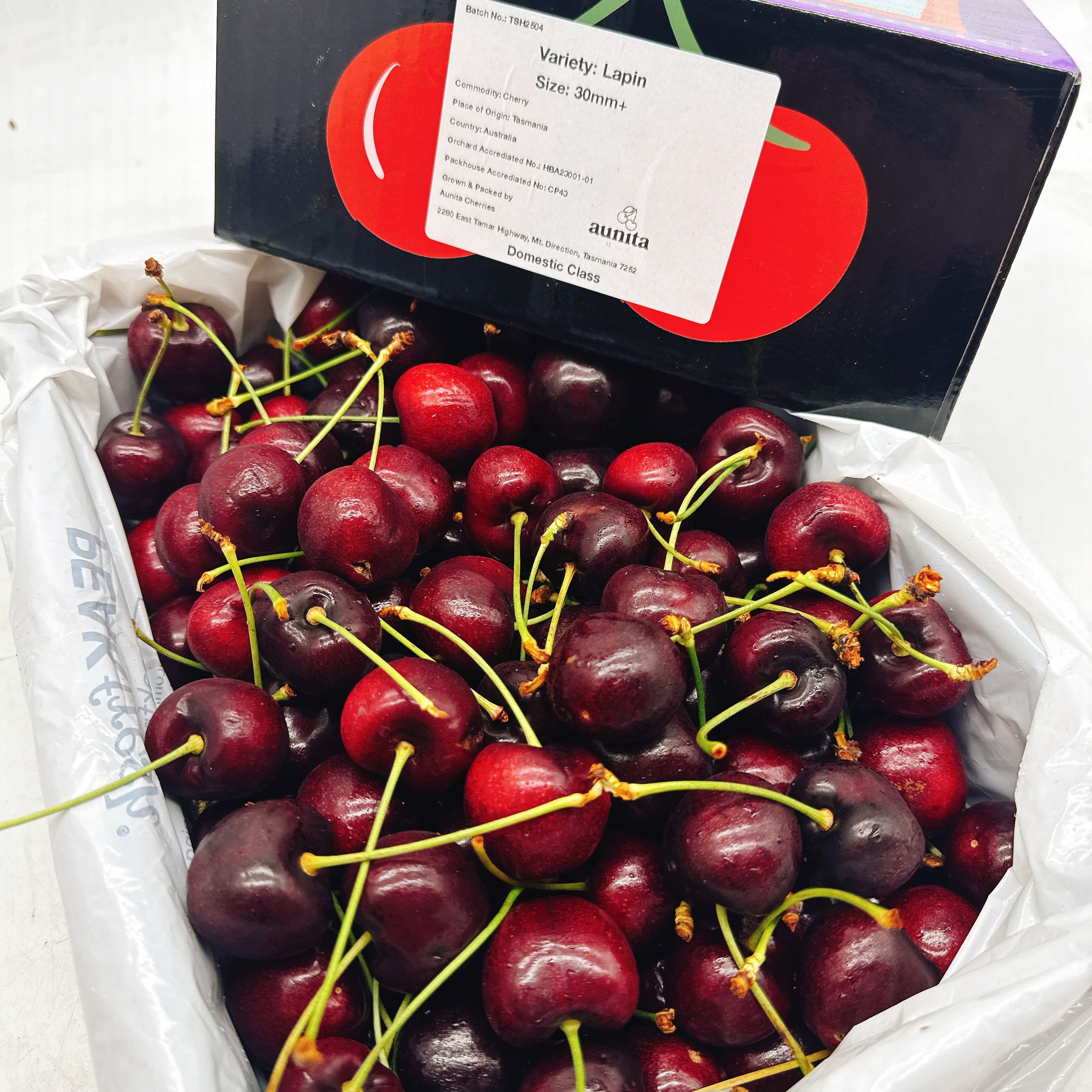 Tasmanian-Lapin-Cherries-Gift-Box-30-32mm---2kg-1