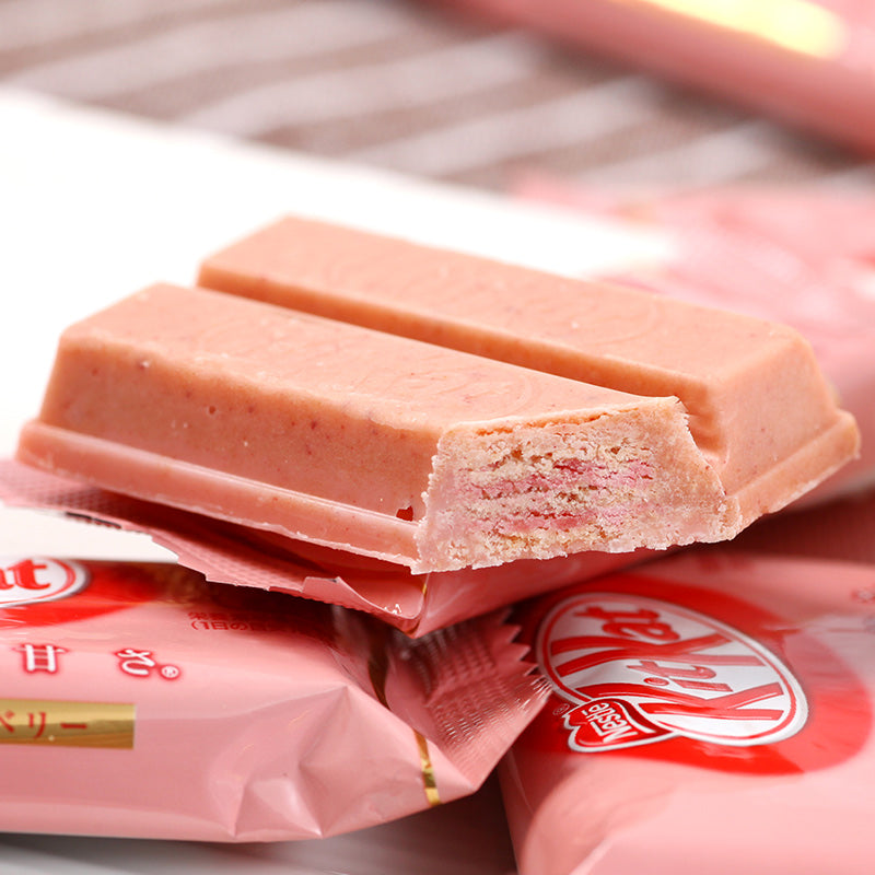 Nestle-KitKat-Mini-Strawberry-Chocolate-Wafers---11-Pieces-1